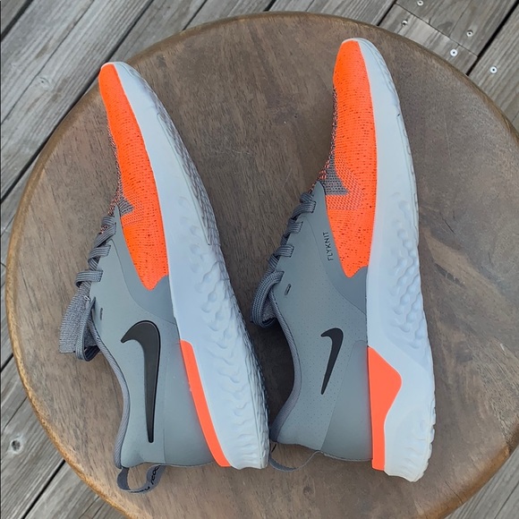 Nike Women’s Odyssey React 2 Flyknit, NIB - Picture 10 of 12